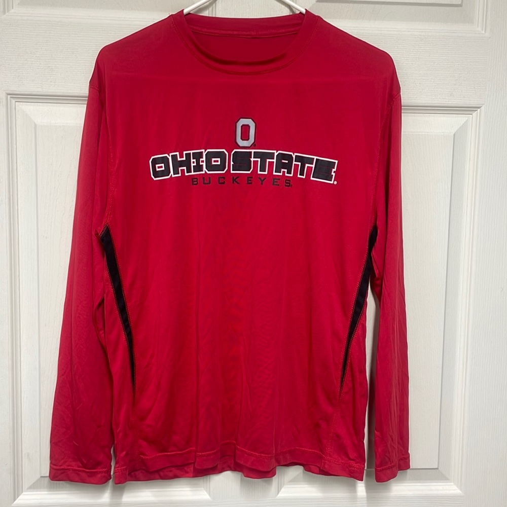 Women’s long sleeve top size medium